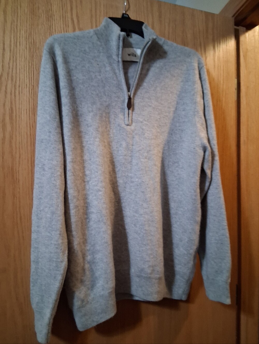 Wills Cashmere Long Sleeve sweater, Light Gray Quarter-Zip. Large